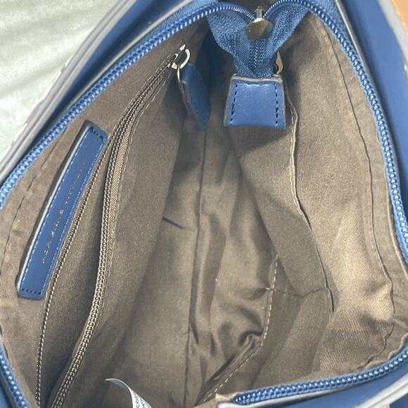 Adrienne Vittadini Sig Crossbody Logo Monogram Buckle Lock Detail Blue Tan Cream - Picture 6 of 9